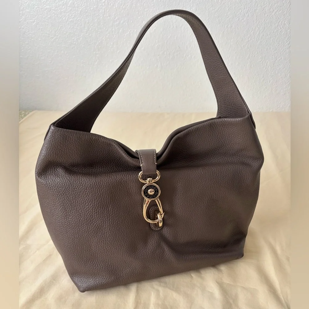 Dooney & Bourke chic hobo